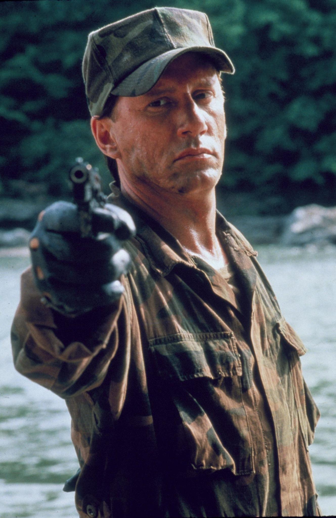 炮弹专家剧照的剧照