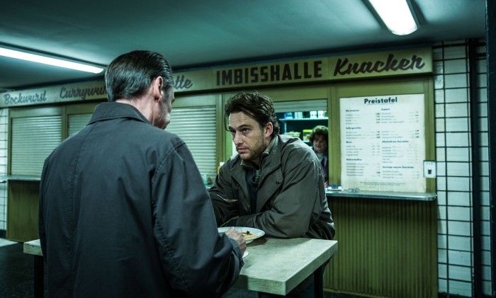 光芒渐逝的年代剧照的剧照