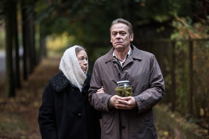 光芒渐逝的年代剧照的剧照