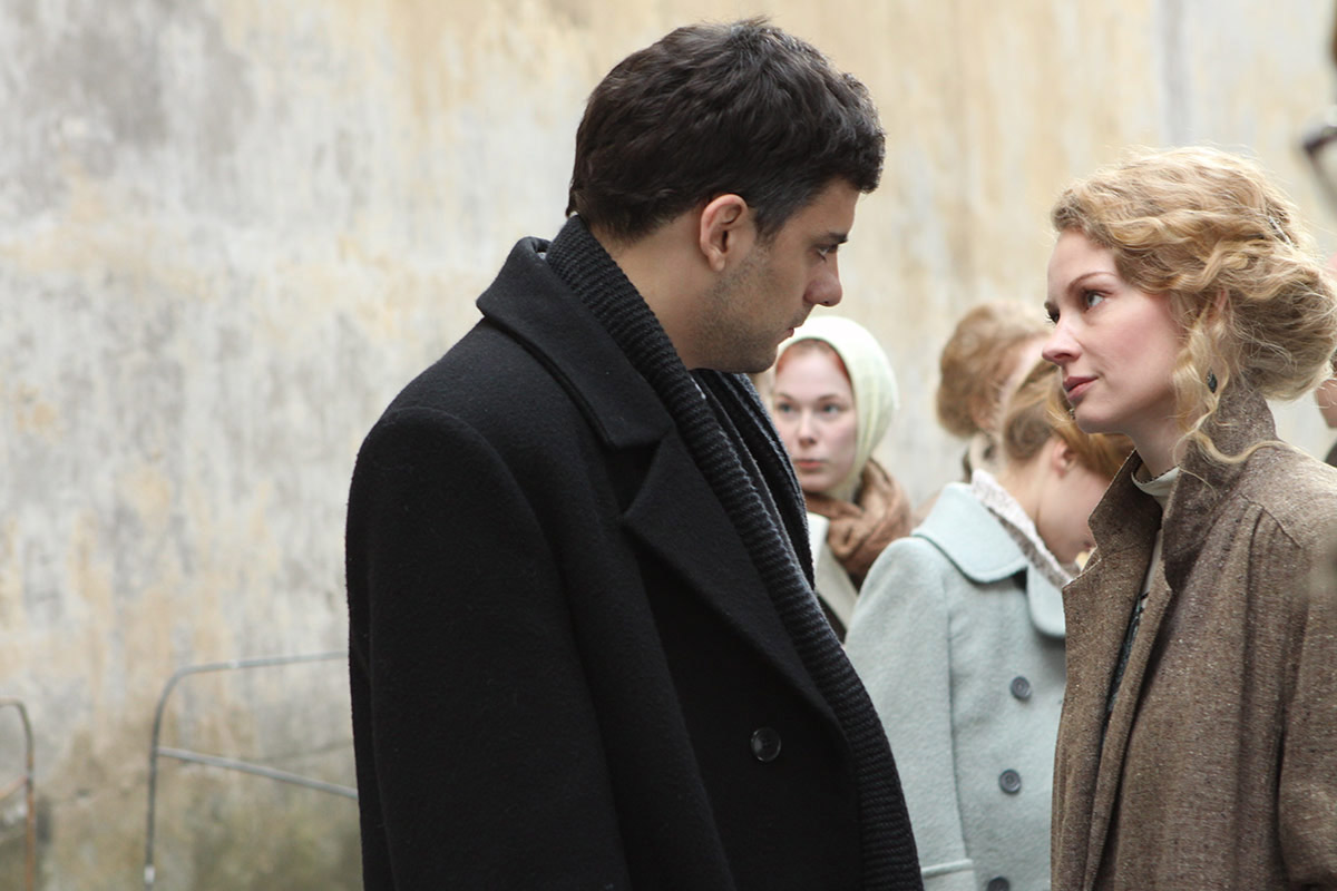 多甫拉托夫剧照的剧照