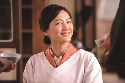 被称作海贼的男人剧照的剧照