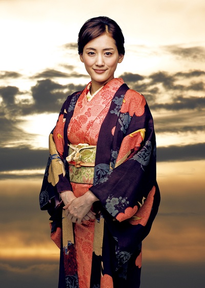 被称作海贼的男人剧照的剧照