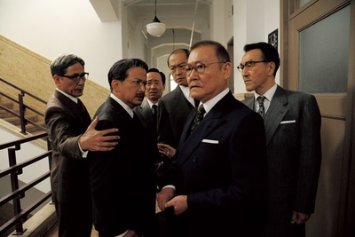 被称作海贼的男人剧照的剧照