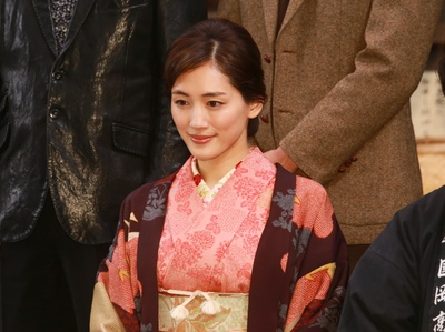 被称作海贼的男人剧照的剧照