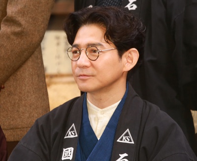 被称作海贼的男人剧照的剧照