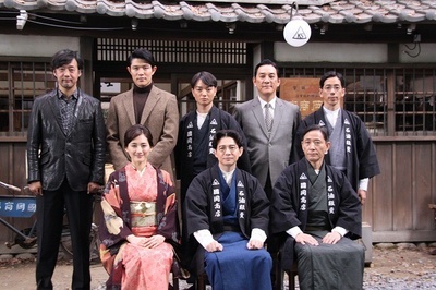 被称作海贼的男人剧照的剧照