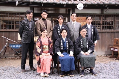 被称作海贼的男人剧照的剧照