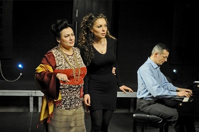 孩童姿势剧照的剧照