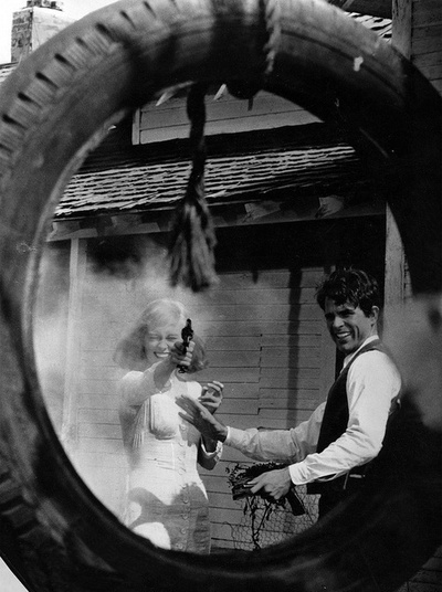 雌雄大盗剧照的剧照