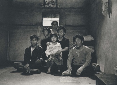 美丽青年全泰壹剧照的剧照