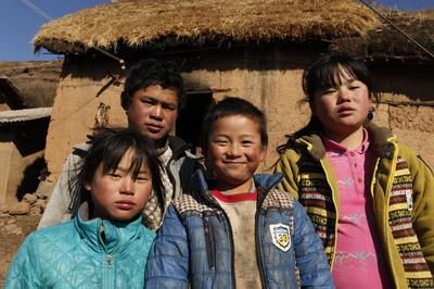 寒冷的高山有犀牛剧照的剧照