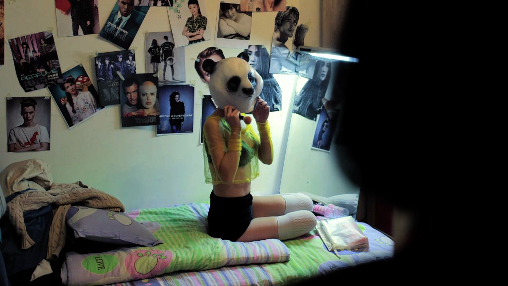 房间里的舞蹈剧照的剧照