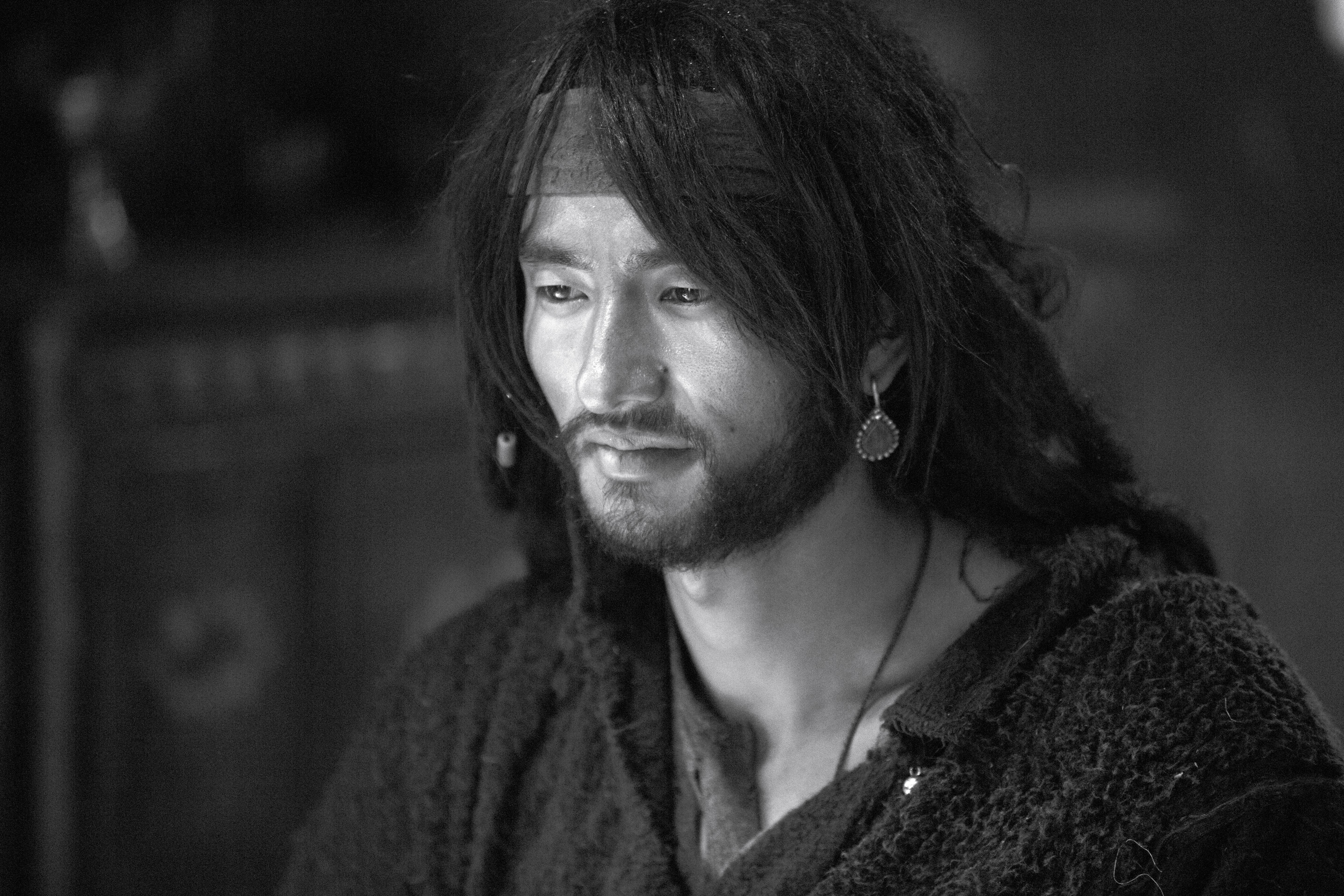 皮绳上的魂剧照的剧照