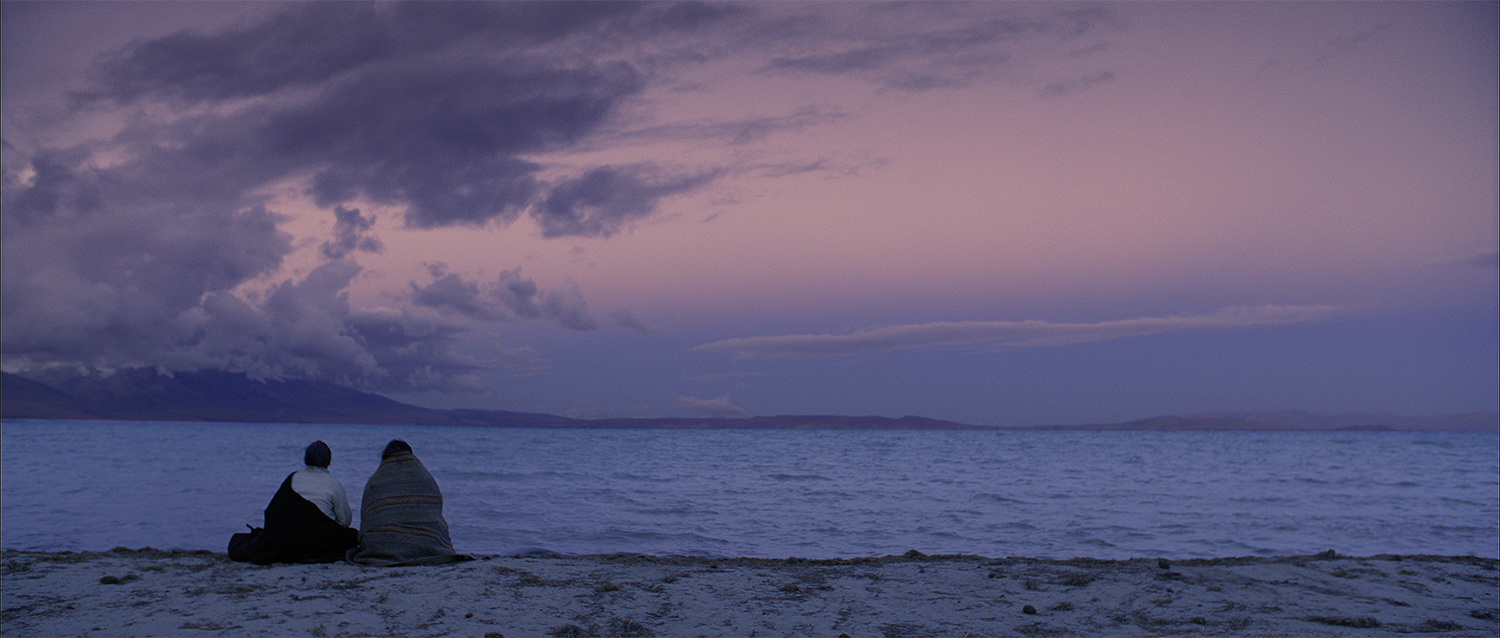 皮绳上的魂剧照的剧照