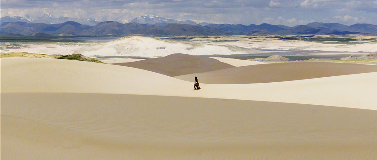 皮绳上的魂剧照的剧照