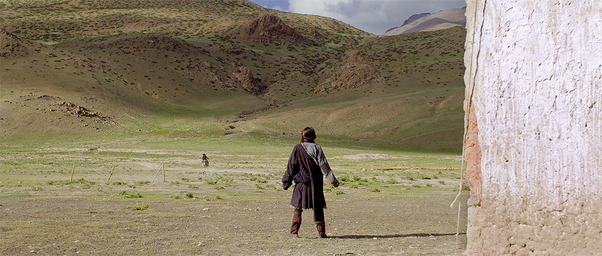 皮绳上的魂剧照的剧照