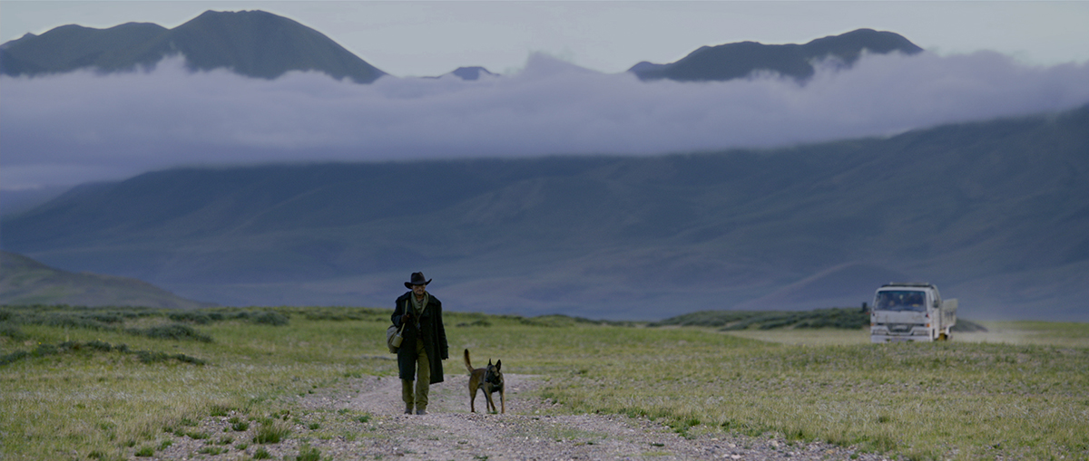 皮绳上的魂剧照的剧照