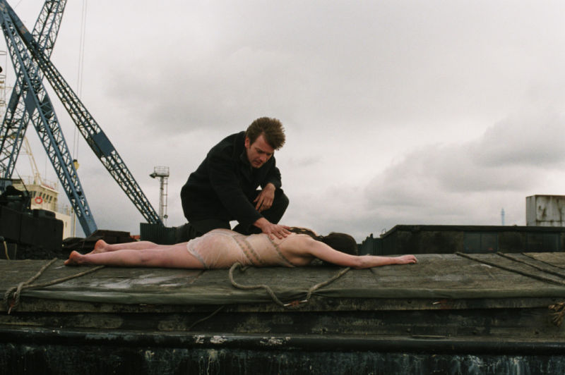 年轻的亚当剧照的剧照