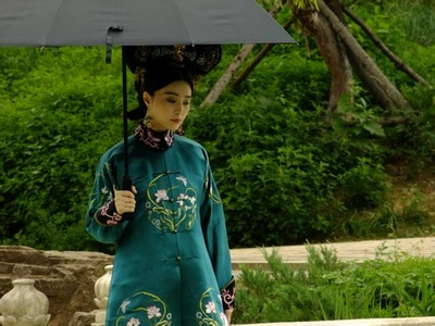 画框里的女人剧照的剧照