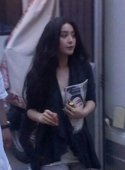 画框里的女人剧照的剧照