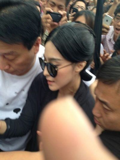 画框里的女人剧照的剧照