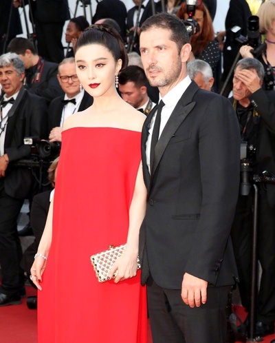 画框里的女人剧照的剧照