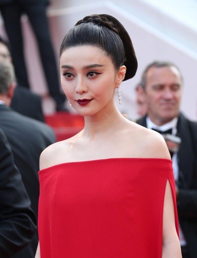 画框里的女人剧照的剧照