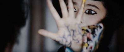 画框里的女人剧照的剧照