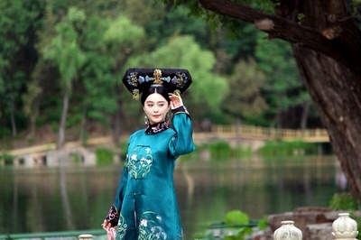 画框里的女人剧照的剧照