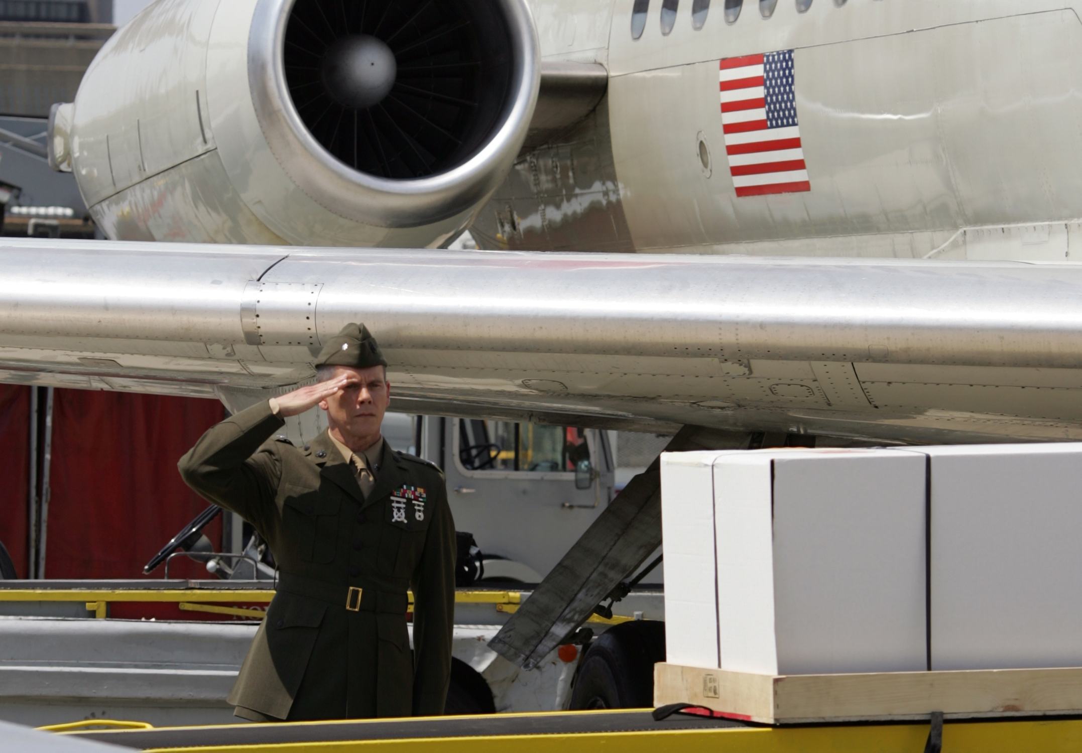 护送钱斯剧照的剧照