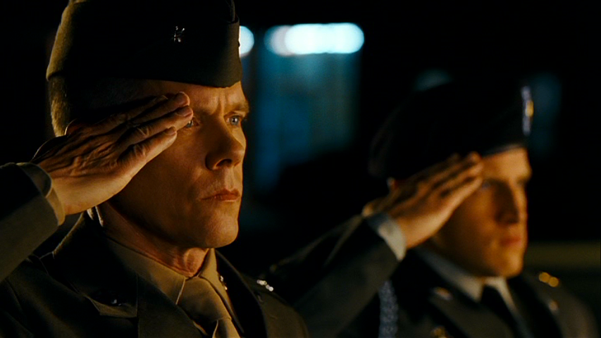 护送钱斯剧照的剧照