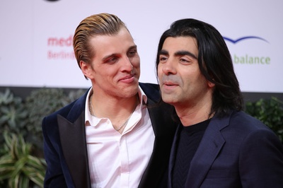 金手套剧照的剧照