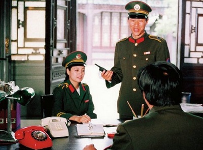 龙年警官剧照的剧照