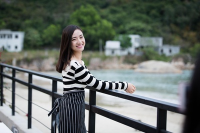 只能活一个剧照的剧照