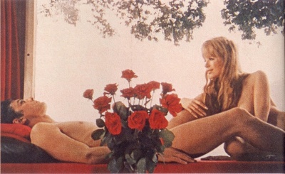 摩托车上的女孩剧照的剧照