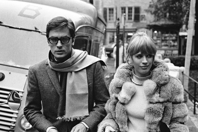 摩托车上的女孩剧照的剧照