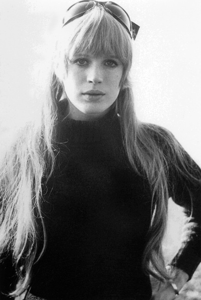 摩托车上的女孩剧照的剧照