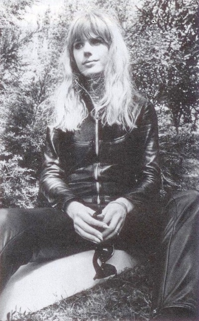 摩托车上的女孩剧照的剧照