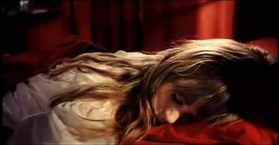 摩托车上的女孩剧照的剧照