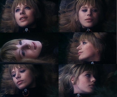 摩托车上的女孩剧照的剧照