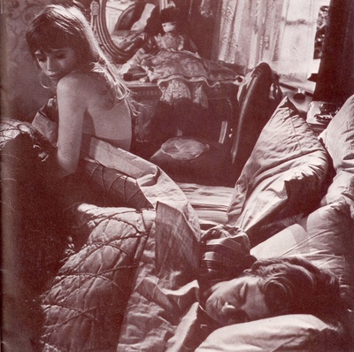 摩托车上的女孩剧照的剧照