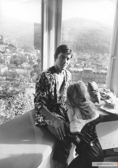 摩托车上的女孩剧照的剧照