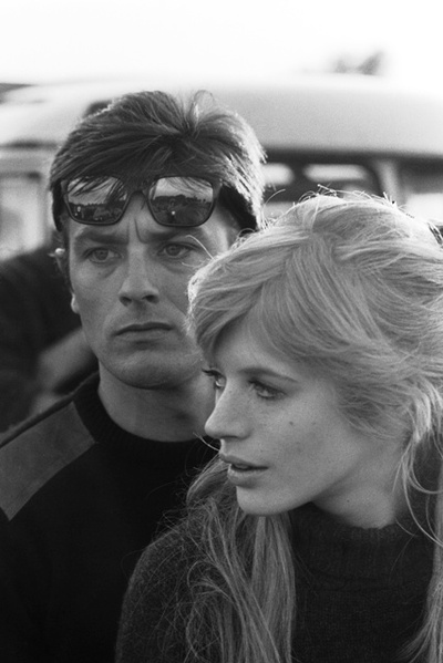 摩托车上的女孩剧照的剧照