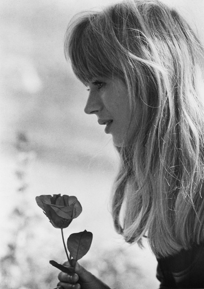 摩托车上的女孩剧照的剧照