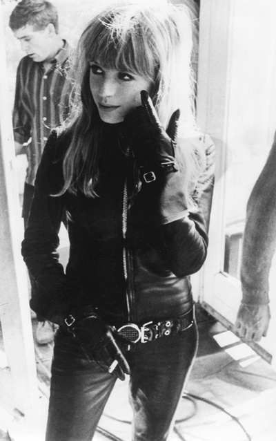 摩托车上的女孩剧照的剧照