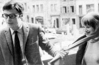 摩托车上的女孩剧照的剧照