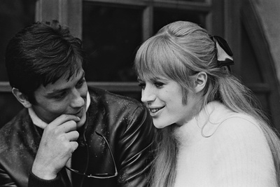 摩托车上的女孩剧照的剧照