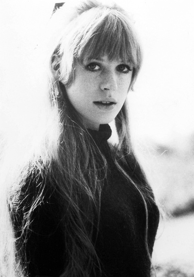 摩托车上的女孩剧照的剧照