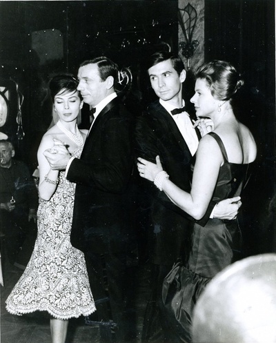 何日君再来剧照的剧照