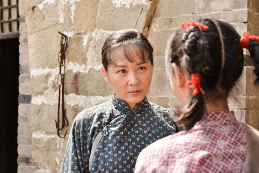 党的女儿尹灵芝剧照的剧照